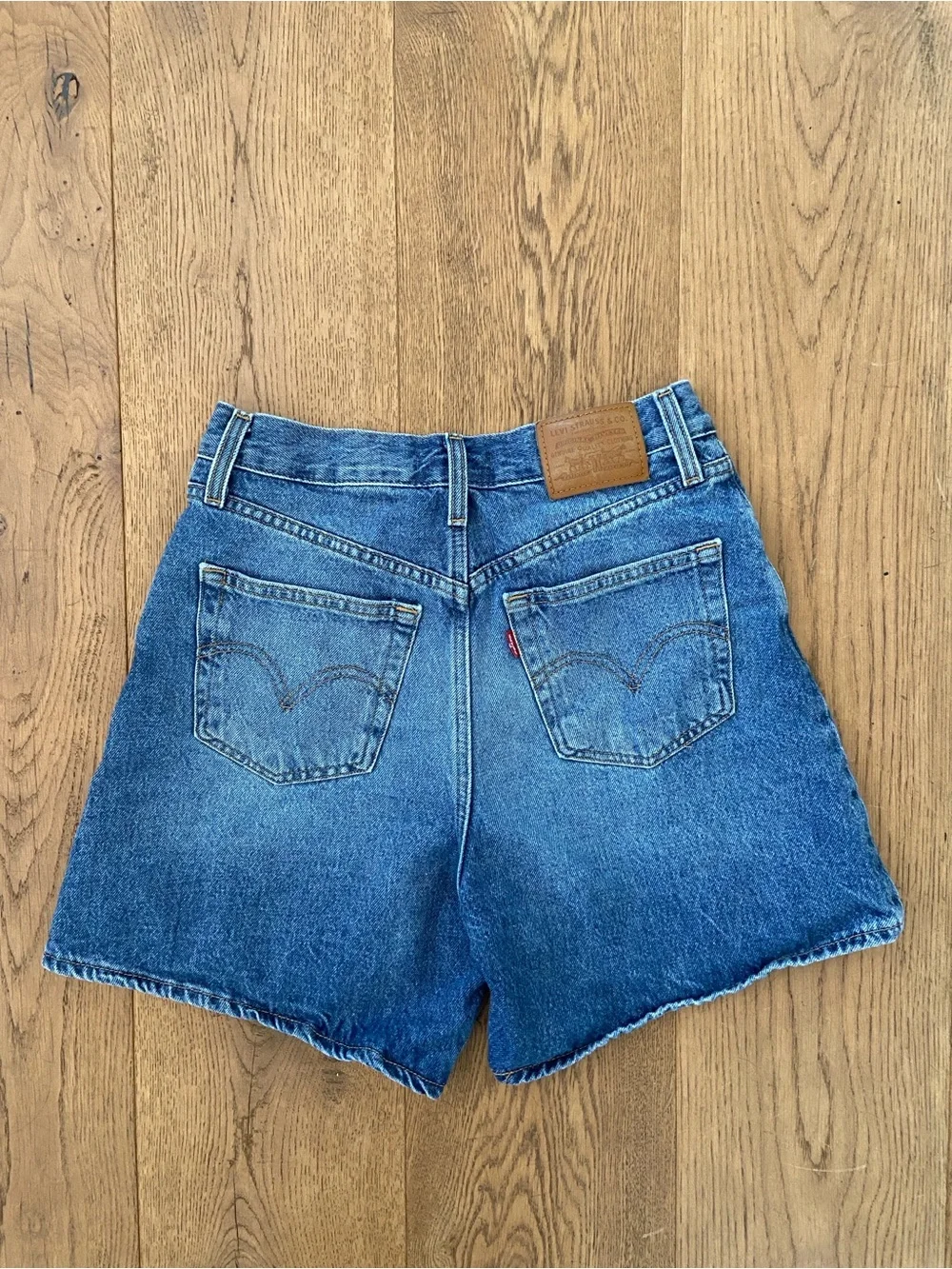 Levi's High Rise Baggy Shorts